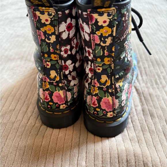 Dr. Martens Women's Floral Mash Up 1460 - Picture 3 of 7